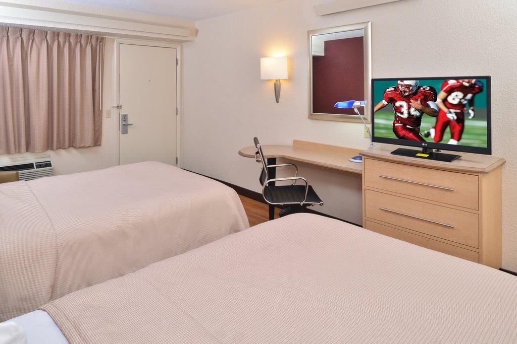 Отель Super 8 By Wyndham Deerfield - Northbrook Экстерьер фото