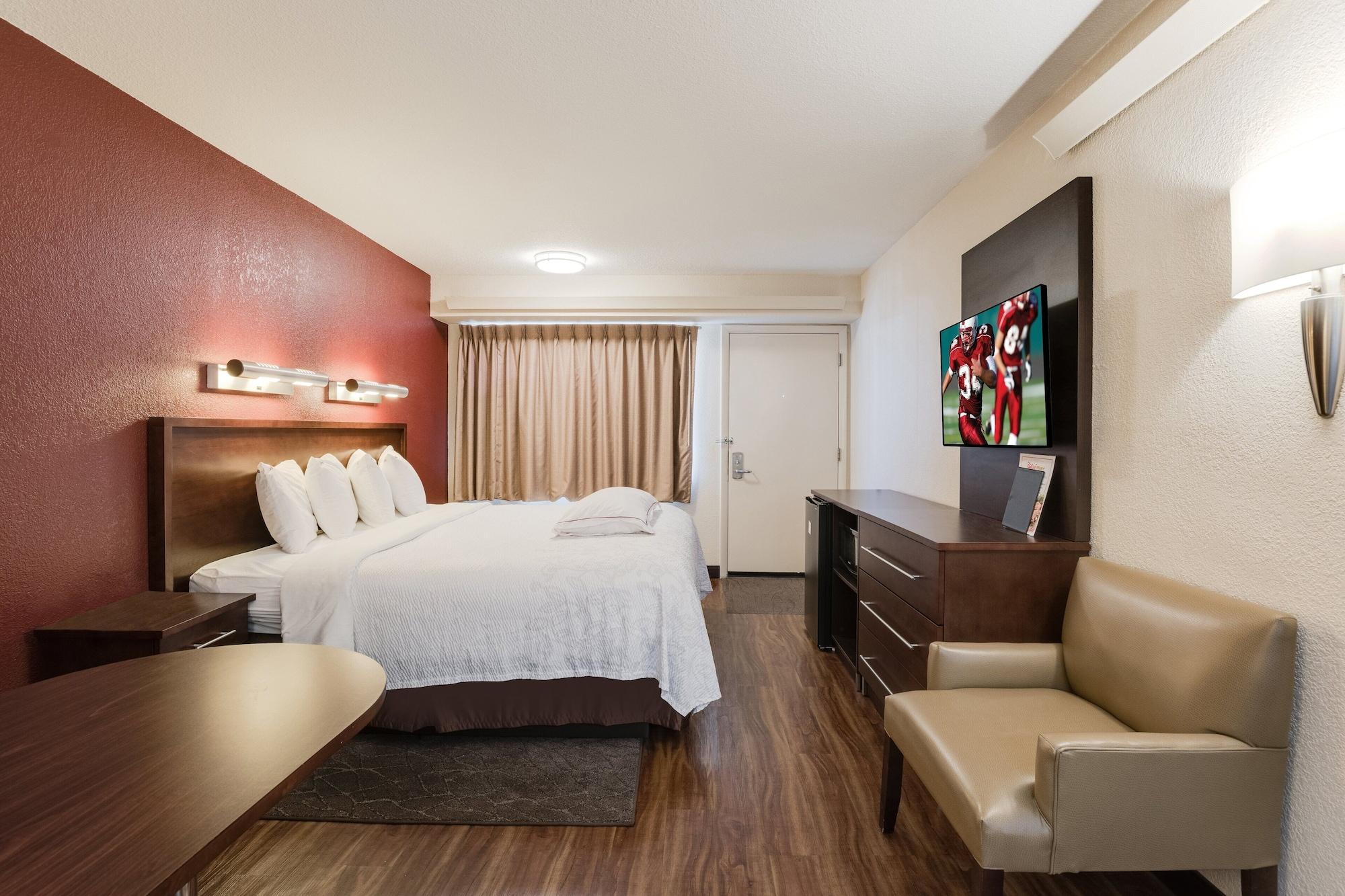 Отель Super 8 By Wyndham Deerfield - Northbrook Экстерьер фото