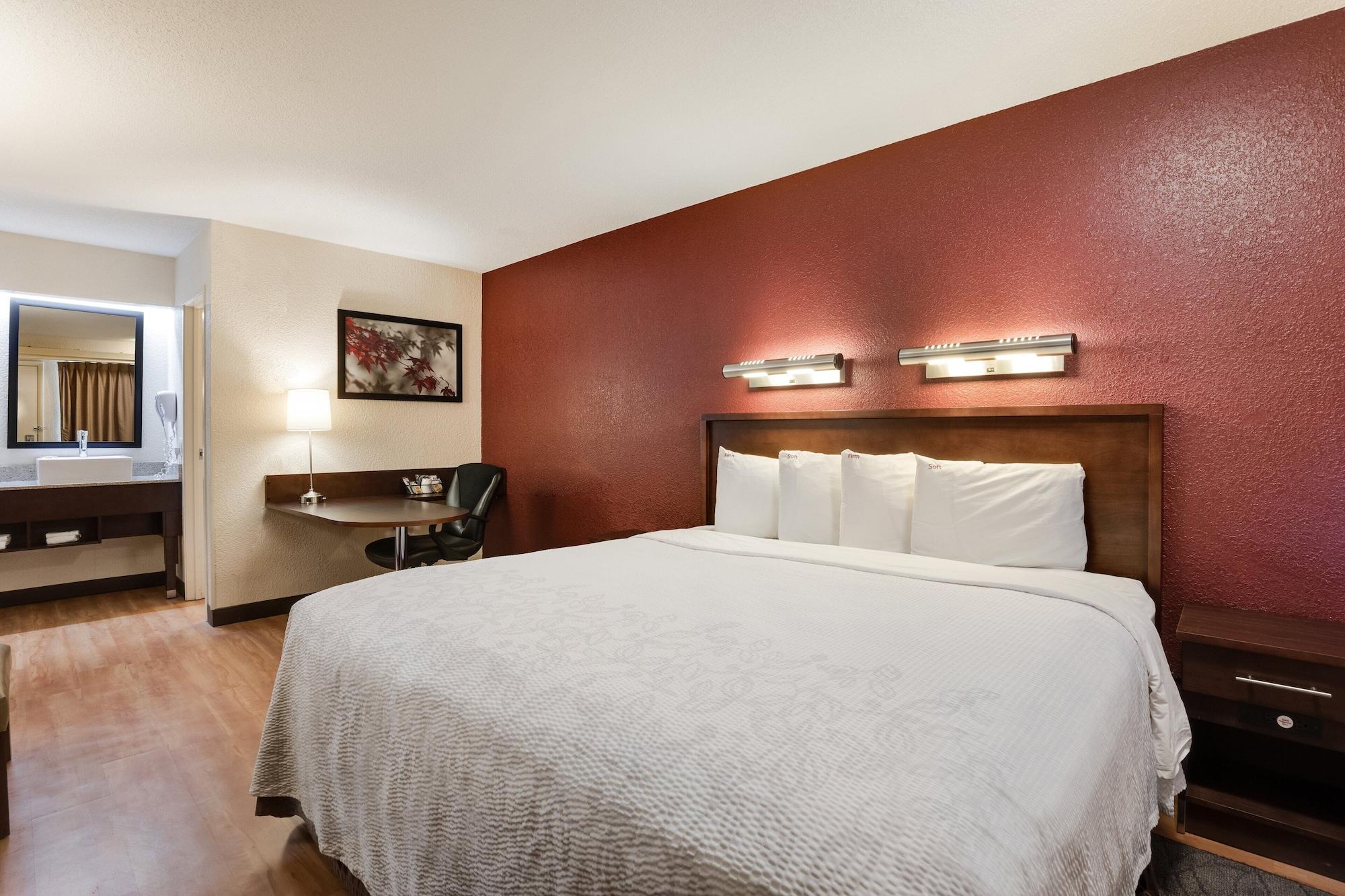 Отель Super 8 By Wyndham Deerfield - Northbrook Экстерьер фото