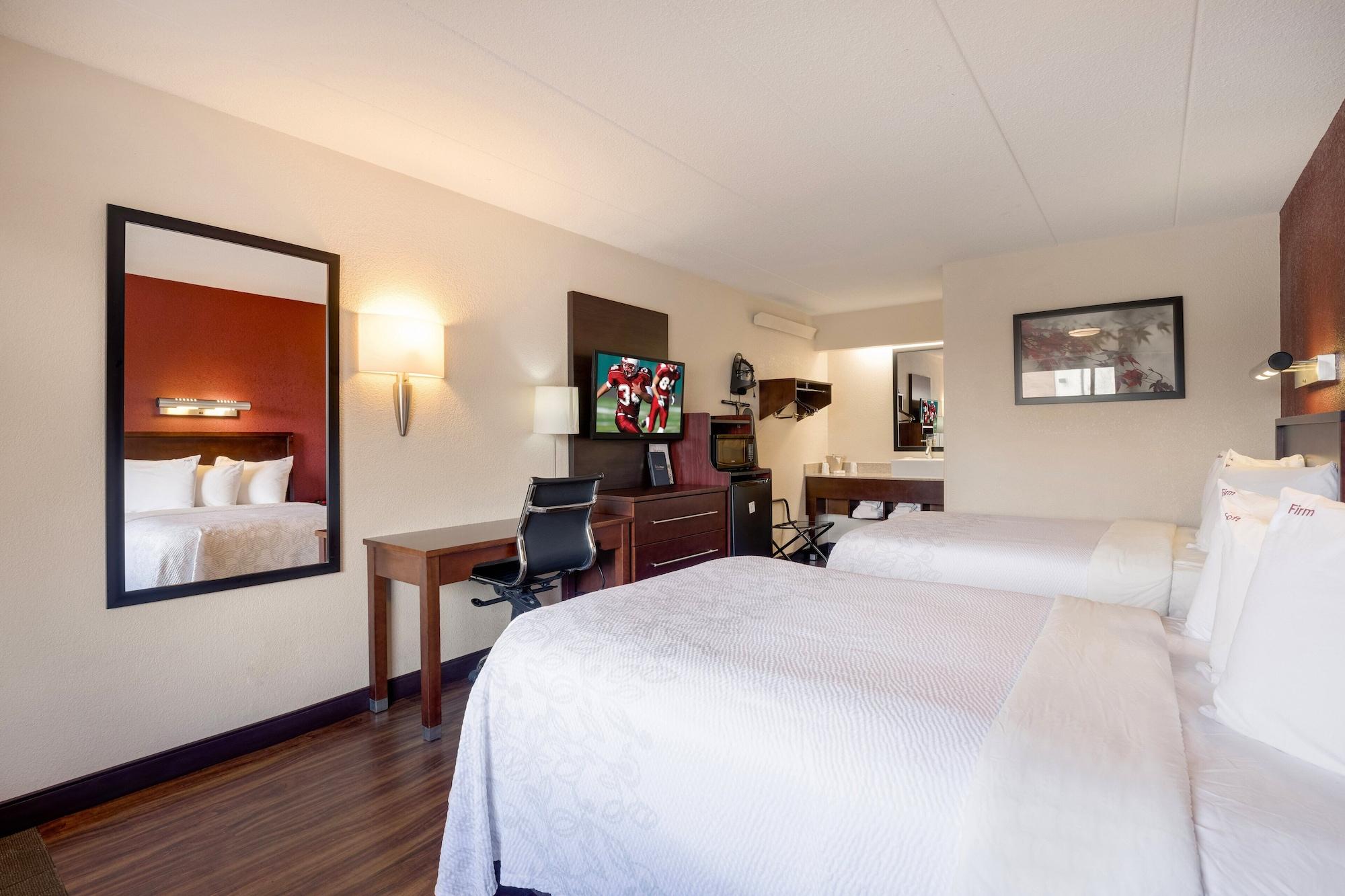 Отель Super 8 By Wyndham Deerfield - Northbrook Экстерьер фото