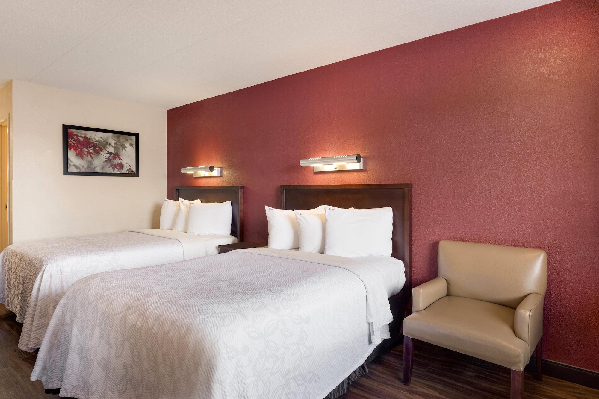 Отель Super 8 By Wyndham Deerfield - Northbrook Экстерьер фото