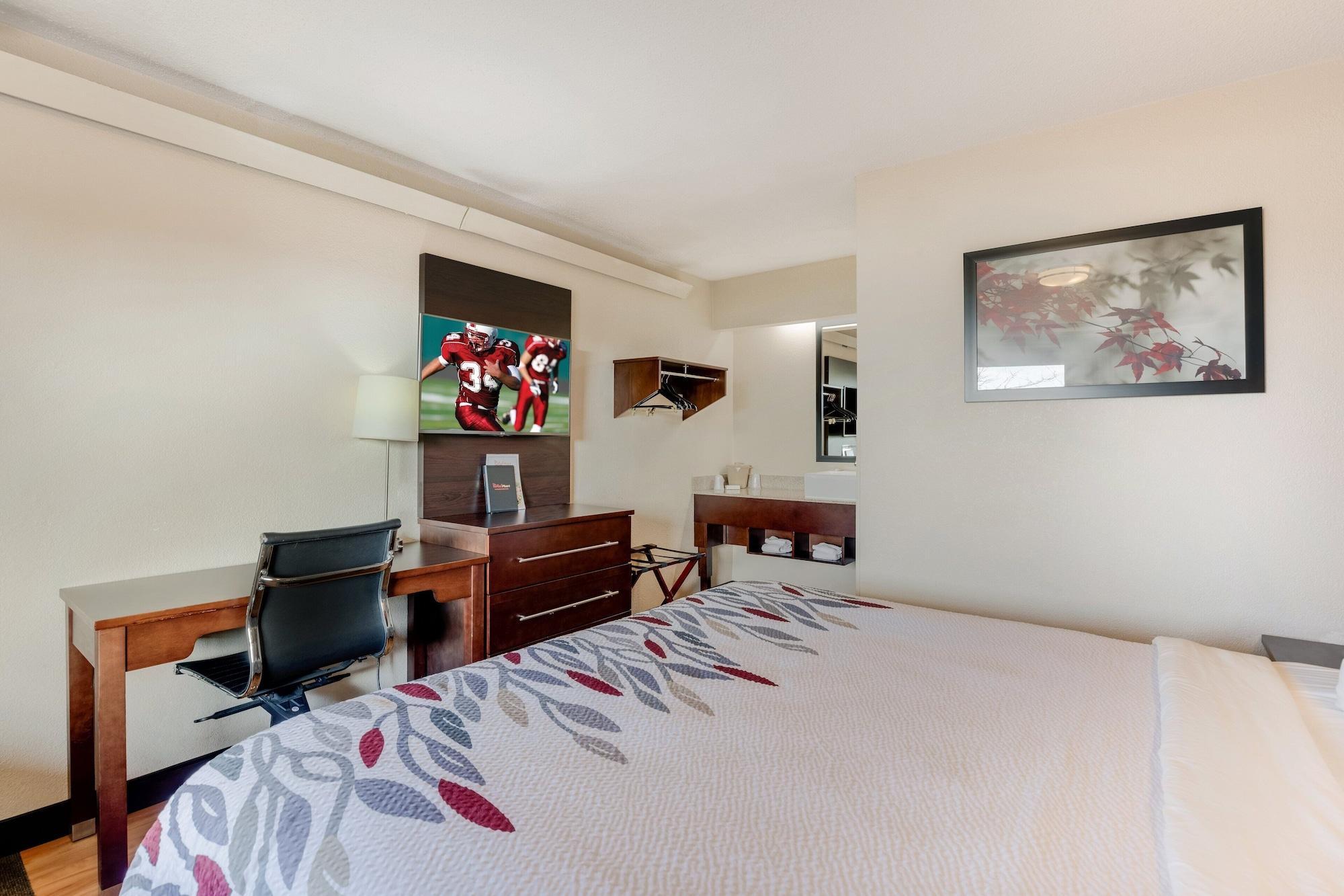 Отель Super 8 By Wyndham Deerfield - Northbrook Экстерьер фото