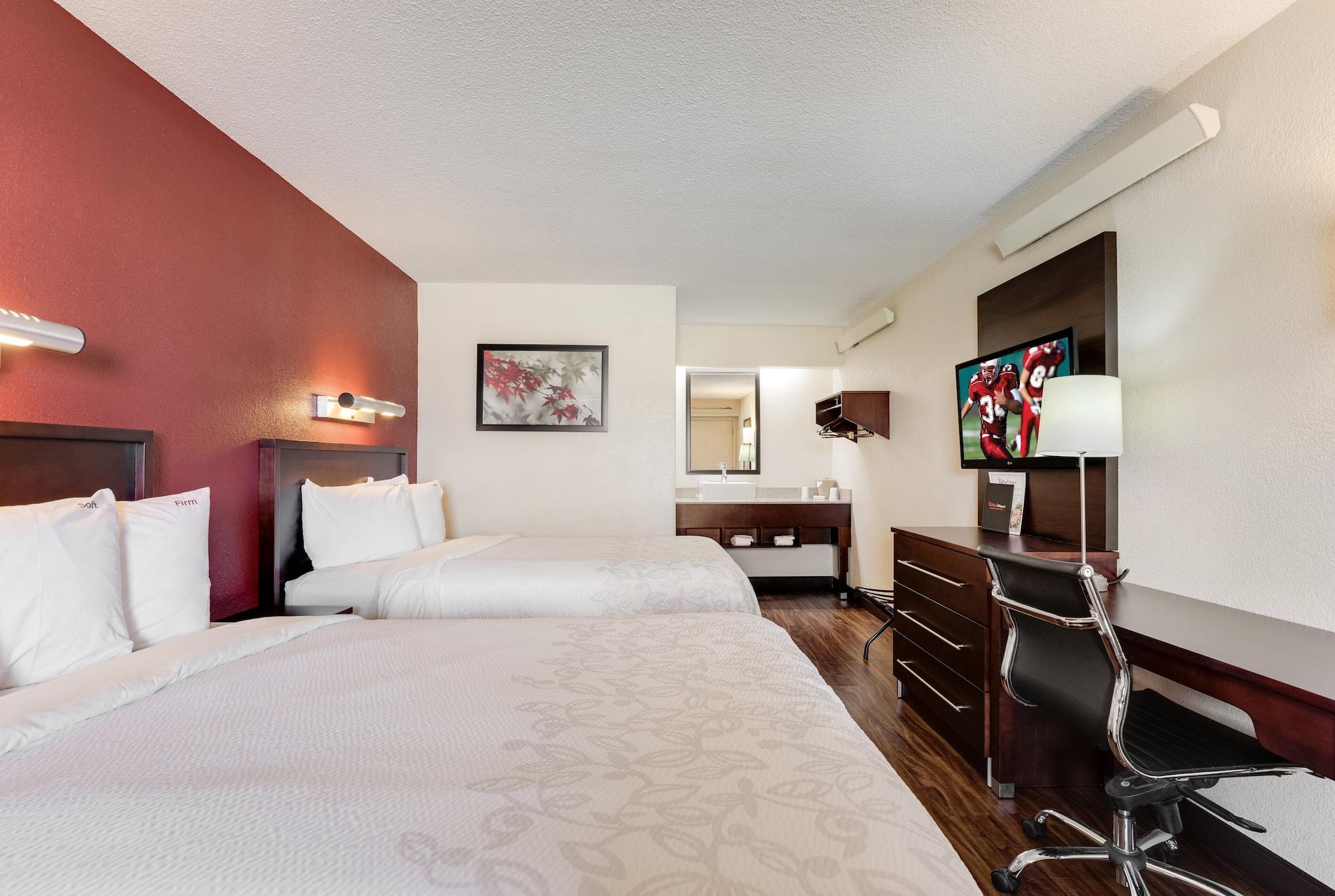 Отель Super 8 By Wyndham Deerfield - Northbrook Экстерьер фото