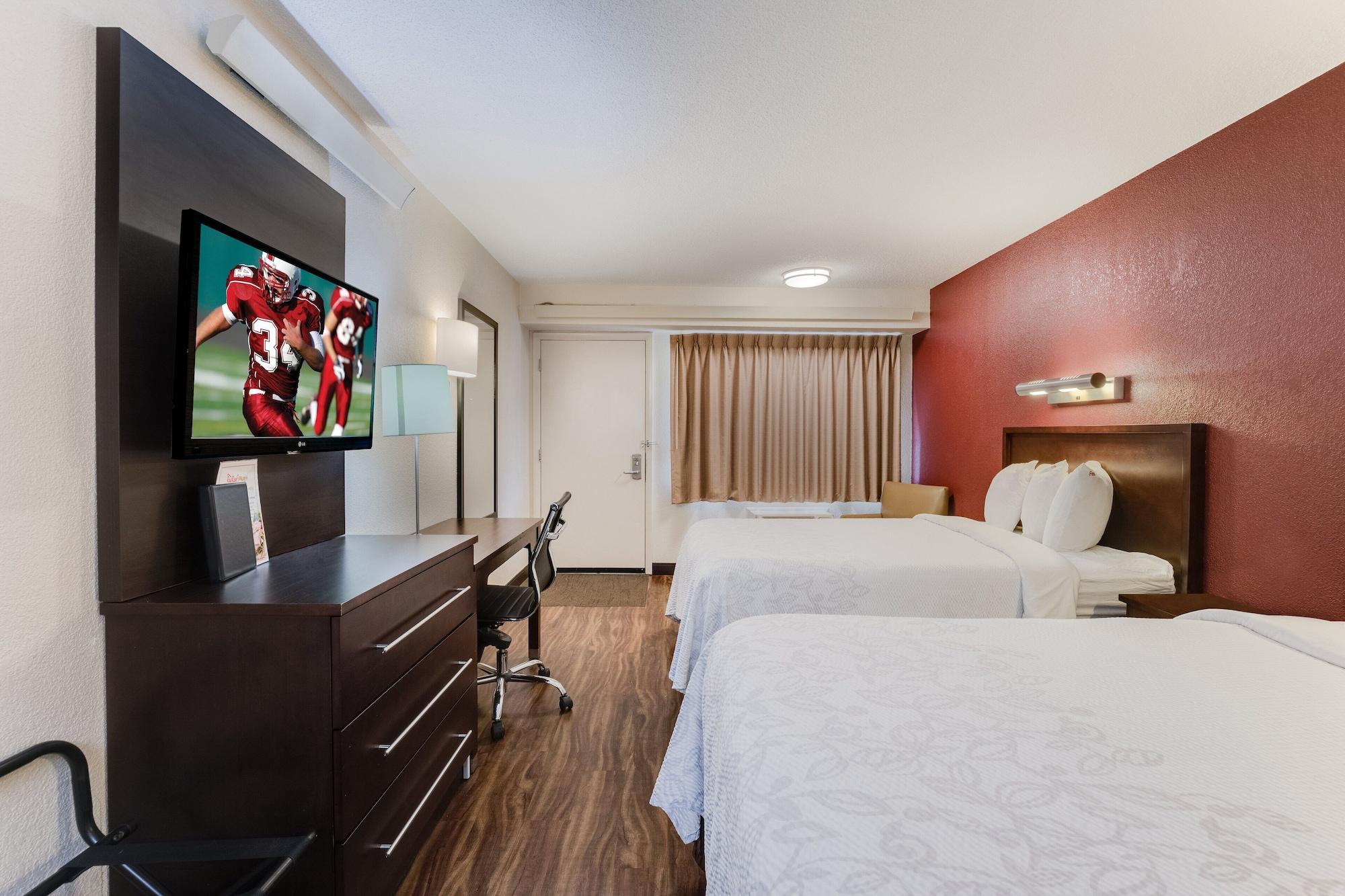 Отель Super 8 By Wyndham Deerfield - Northbrook Экстерьер фото