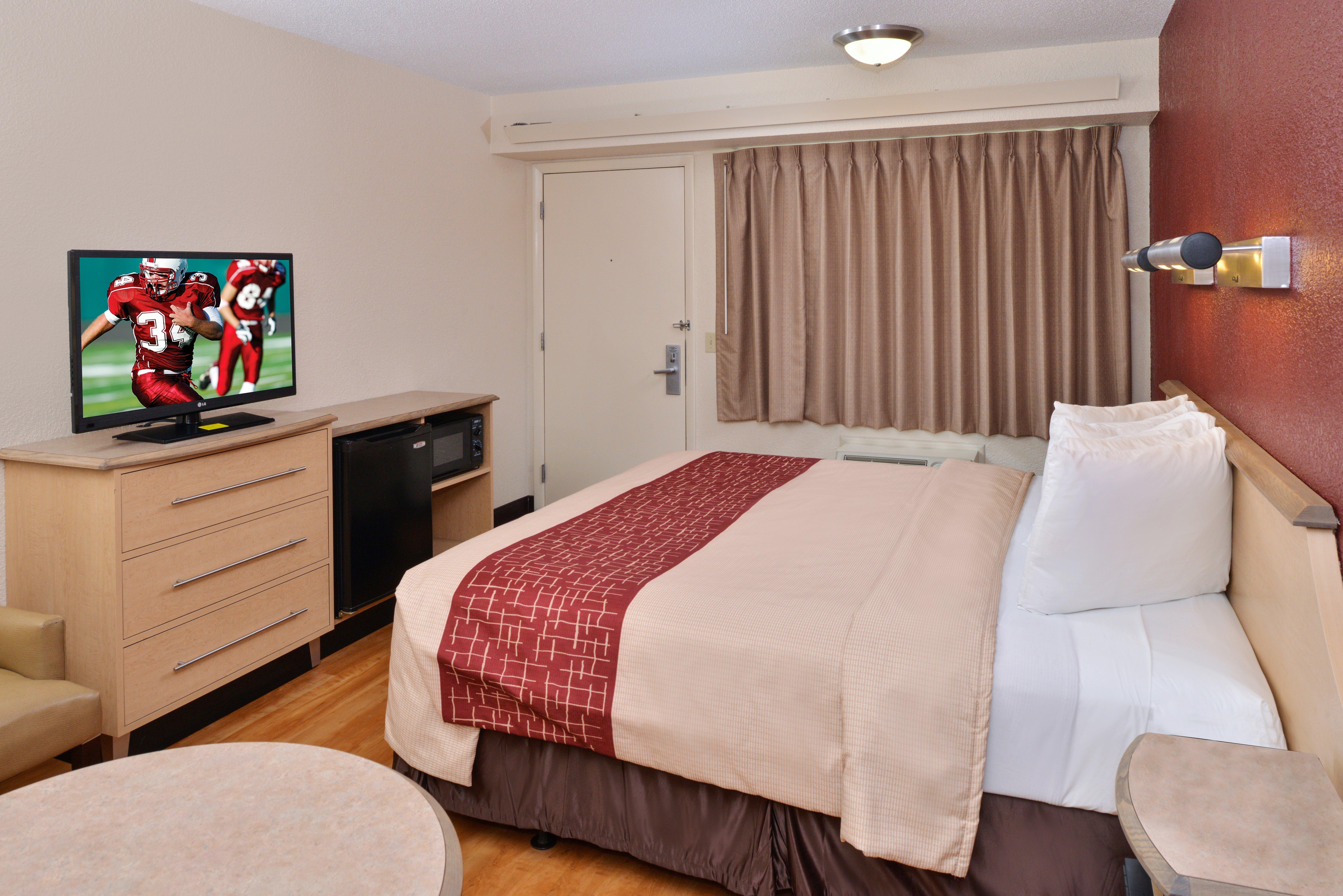 Отель Super 8 By Wyndham Deerfield - Northbrook Экстерьер фото
