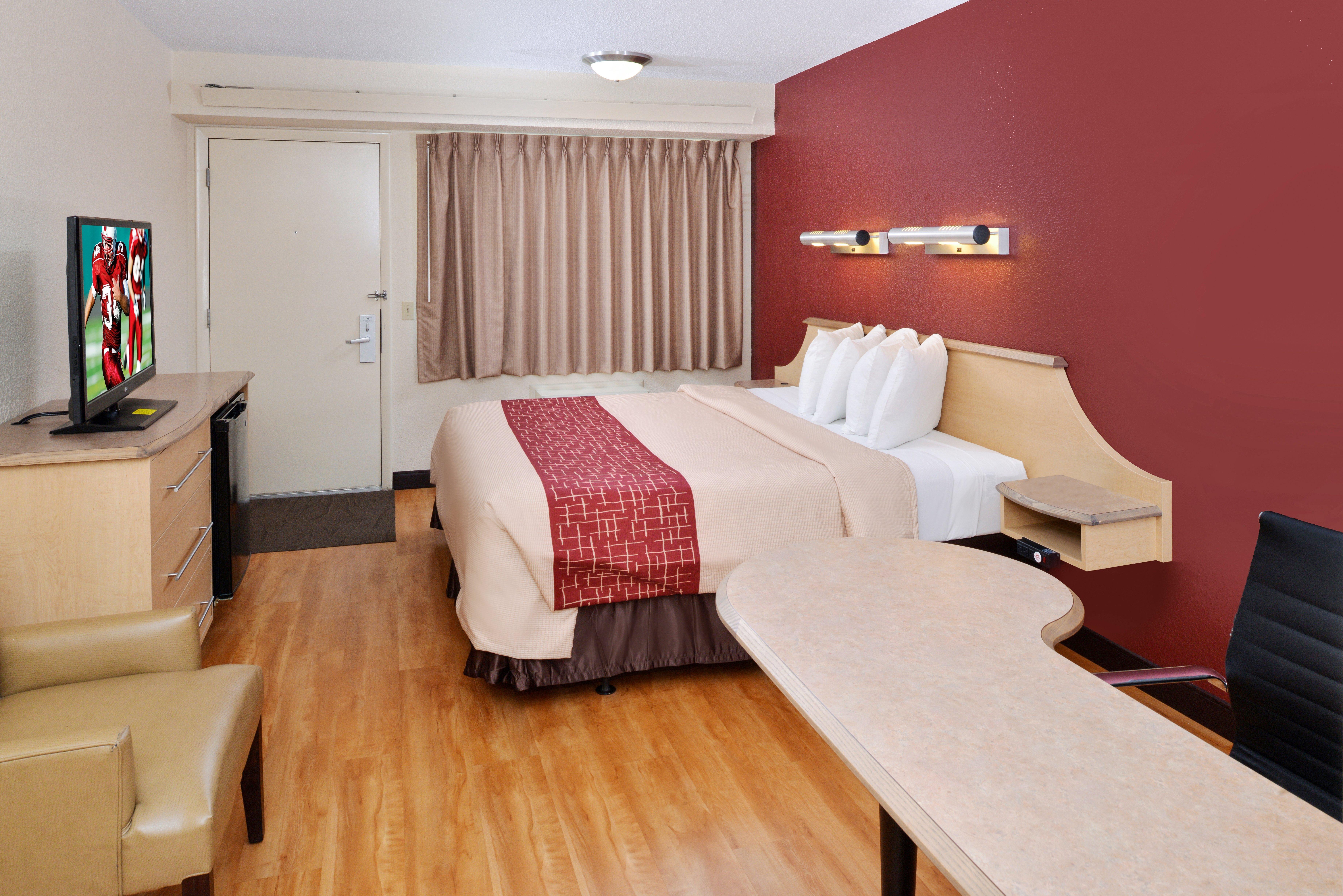 Отель Super 8 By Wyndham Deerfield - Northbrook Экстерьер фото